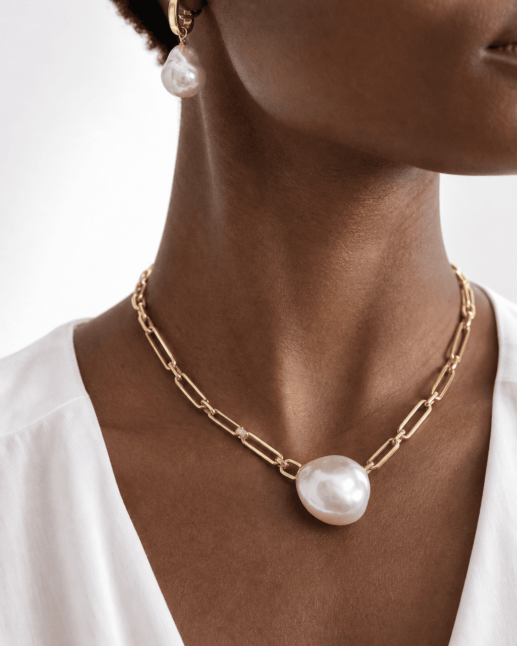 Jewelry — Ripli pearl necklace and earring campaign detail